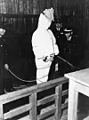 Lee Jeong-jae, a man convicted of committing violent crimes related to politics, is put to death in 1961. [JOONGANG ILBO]