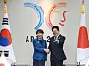 Korean President Lee Jae Myung, right, and new Japanese Prime Minister Sanae Takaichi shake hands ahead of their first bilateral talks on the margins of the APEC gathering in Gyeongju, North Gyeongsang, on Oct. 30. [JOINT PRESS CORPS]