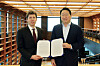 SK Group Chairman Chey Tae-won, right, and OpenAI CEO Sam Altman pose for photos afer signing a memorandum of understanding (MOU) at the SK building in Jongno District, central Seoul on Oct. 1. [NEWS1]