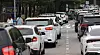 Cars are in line to enter Seoul Grand Park in Gwacheon, Gyeonggi, on May 5. Most of them are either white- or black-colored cars. [YONHAP]