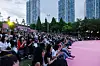 People watch the 'Seoul Fashion Road' runway event, which was held last Friday. [SEOUL METROPOLITAN GOVERNMENT]