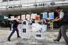 On July 1, participants at a press conference held outside the Seoul Regional Employment and Labor Office in Jung District staged a symbolic demonstration by smashing blocks of ice, calling for the protection of workers’ rights to rest during extreme heat. The event marked the launch of the Korean Confederation of Trade Unions’ Heatwave Monitoring Task Force and the unveiling of its action plan. [YONHAP]