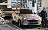 Nexo SUVs are being charged in Yeouido, western Seoul, on Feb. 13. [YONHAP]