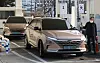 Nexo SUVs are being charged in Yeouido, western Seoul, on Feb. 13. [YONHAP]