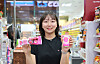 An employee holds GS25's new yogurt ice cream products from its 'Yoajung Series' portfolio. [GS RETAIL]