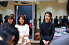 First lady Kim Keon Hee, right, and Japanese first lady Yuko Kishida visit a K-pop entertainment agency in Seoul to encourage idol trainees preparing to debut in Japan on Friday. [PRESIDENTIAL OFFICE]