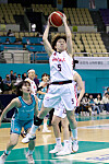 An He-ji of Busan BNK Sum, right, in action during a WKBL game against Bucheon Hana 1Q at Bucheon Gymnasium in Bucheon, Gyeonggi on Monday. [NEWS1]