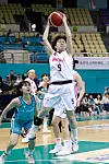 An He-ji of Busan BNK Sum, right, in action during a WKBL game against Bucheon Hana 1Q at Bucheon Gymnasium in Bucheon, Gyeonggi on Monday. [NEWS1]