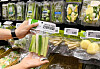 Small-packaged green onions are on display at Homeplus. [HOMEPLUS]