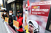Union members of delivery platform service providers under the Korean Confederation of Trade Unions hold a press conference on Wednesday in front of Coupang’s headquarters in Songpa District, southern Seoul, announcing that they will boycott Coupang Eats starting Thursday, the day of Korea’s opening game against Uruguay for the 2022 Qatar World Cup. [YONHAP]