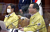 Prime Minister Kim Boo-kyum presides over a meeting at the Central Disaster and Safety Measures Headquarters in Seoul in October. [YONHAP]