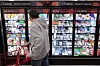 Dairy products are on display at a discount mart on March 16. The global dairy product index hit a two-year high of 148.7, according to data from the Food and Agriculture Organization. Korean food companies are monitoring the index to see if price adjustments are necessary. [YONHAP]
