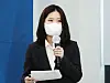 Park Ji-hyun, a 26-year-old activist who headed a Democratric Party (DP) committee dedicated to rooting out digital sexual crimes on Lee Jae-myung’s election campaign, speaks at a campaign event on Feb. 9 in Mapo District, western Seoul. Park, vice chairperson of the DP’s women’s affairs committee, was appointed as co-chair of the DP's emergency steering committee Sunday. [YONHAP]