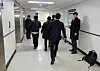 Prosecutors raid the office of former Supreme Court Justice Kwon Soon-il in Seocho District, southern Seoul,as part of an investigation in connection with the Daejang-dong land development scandal on Thursday. [YONHAP]