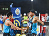 Jun woong-tae, left, and Jung Jin-hwa win silver in the men’s modern pentathlon team relay at the Union Internationale de Pentathlon world championships on June 9 in Cairo, Egypt. [YONHAP]