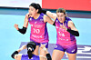The Incheon Heungkuk Life Pink Spiders' Kim Yeong-koung, left, celebrates with her teammate Jelena Mladjenovic during a V League game against Daejeon KGC at Samsan World Gymnasium in Incheon on Saturday. [YONHAP]