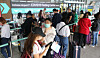 Travelers arriving at the Incheon internatiojnal airport are waiting to be tested for Covid-19 on Thursday. Korea announced the mandatory PCR tests will be scrapped for travelers starting this Saturday. [NEWS1]