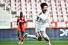 Bordeaux's Korean forward Hwang Ui-jo celebrates after scoring a goal during a Ligue 1 match against Dijon at the Gaston Gerard stadium in Dijon on Sunday. [AFP/YONHAP]
