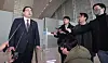 National Security Adviser Kim Sung-han, left, speaks to reporters at Incheon International Airport on Sunday, ahead of a five-day visit to Washington. [YONHAP]