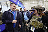 Participants of the Proliferation Security Initiative (PSI) forum, hosted by Korea on Tuesday, try on defense equipment on the ROKS Marado amphibious landing ship Wednesday. The Eastern Endeavor 23 exercise, multinational maritime drills aimed to prevent the trafficking of weapons of mass destruction (WMD), kicked off on Wednesday on Jeju Island but on a smaller scale than initially planned due to harsh weather conditions. [YONHAP]