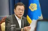 President Moon Jae-in calls out some countries for hoarding Covid-19 vaccine supplies in a meeting with senior secretaries at the Blue House Monday. [JOINT PRESS CORPS]