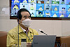 Prime Minister Chung Sye-kyun warns against misinformation surrounding the safety of Covid-19 vaccines at a health meeting on Friday, in response to a survey that showed seven out of 10 people said they would wait to get shots. [YONHAP]