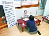 Choi Jun, back, head of the Geochang Red Cross Hospital in South Gyeongsang [JOONGANG PHOTO]