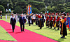 President Moon Jae-in, left, and Kazakhstan’s President Kassym-Jomart Tokayev are greeted by an honor guard in a welcome ceremony held at the Blue House in central Seoul Tuesday. The Kazakh president was on a two-day state visit for a summit with Moon and is the first foreign leader to make a trip to Korea since the beginning of the Covid-19 pandemic last year. [NEWS1]