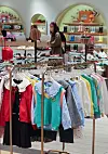 Customers shop for children's clothing at the Shinsegae Department Store in Seocho District, southern Seoul, on Thursday. Shinsegae Department Store announced a 27 percent increase in revenue from baby products on Thursday amid Korea's fertility rate hitting an all-time low of 0.78. [YONHAP]