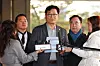 Song Young-gil, former head of the Democratic Party, speaks to reporters ahead of being questioned by prosecutors in an investigation into a cash-for-votes scandal at the Seoul Central District Prosecutors’ Office in southern Seoul on Friday. [YONHAP]