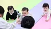 Babies crawl to their parents at the Daegu Baby and Kids Fair held in Buk District, Dageu, on March 7. [NEWS1]