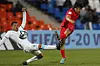 Kim Yong-hak, right, shoots during the U-20 World Cup group stage game between Korea and Honduras at Estadio Malvinas Argentinas in Mendoza, Argentina, on Thursday. [EPA/YONHAP]
