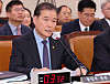 Unification Minister Kim Yung-ho speaks at a parliamentary audit of the Unification Ministry at the National Assembly in western Seoul on Wednesday. [YONHAP]