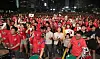 Crowds of Korean football fans watch Korea take on Sweden in Gwanghwamun Square in central Seoul during the 2018 World Cup on June 18, 2018. [JOONGANG ILBO]