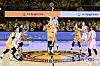 Lee Hae-ran of the Samsung Blueminx, right, vies for the ball against Kim So-dam of the KB Stars during a match on Sunday at Cheongju Gymnasium in Cheongju, North Chungcheong. [WKBL]