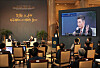 Choue In-won, right, chancellor of Kyung Hee University System, discusses world peace and the future role of academia during a dialogue session moderated by Kwon Gi-bung, left, rector of the Graduate Institute of Peace Studies at Kyung Hee University, on Wednesday at the school in Dongdaemun District, eastern Seoul, during this year’s Peace BAR Festival. [PARK SANG-MOON]
