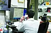 A doctor at a hospital in central Seoul talks to a Covid-19 patient on the phone in February 2022. [NEWS1]