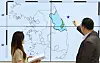 Officials at the Korea Meteorological Administration observe data about a 4.5 magnitude earthquake that struck the waters off Donghae in Gangwon on Monday morning. [YONHAP]