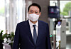 President Yoon Suk-yeol answers reporters' questions at the presidential office in Yongsan, Seoul, on Monday. [NEWS1]