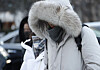 Bundled-up commuters head to their workplaces from Gwanghwamun Sqaure in downtown Seoul on Dec. 22, 2023. [NEWS1]