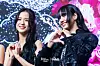 Blackpink’s Jisoo and Lisa during the “pink carpet” event Friday at Times Square in Yeongdeungpo District, western Seoul. [DANIELA GONZALEZ PEREZ]