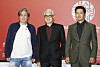 From left, Actor Choi Min-sik, director Im Sang-soo and actor Park Hae-il pose for photos at a press event after the screening of Im’s latest feature “Heaven: To the Land of Happiness” in Busan Cinema Center Wednesday. [NEWS1]