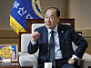 Pusan National University President Choi Jae-weon speaks during an interview with the Korea JoongAng Daily at the university's campus in Geumjeong District, Busan. [PARK SANG-MOON]