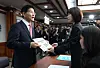 The People Power Party's presidential candidate Kim Moon-soo registers his candidacy at the National Election Commission in Gwacheon, Gyeonggi, on May 11. [JOONGANG ILBO]