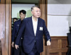 Former President Yoon Suk Yeol attends a trial on charges including obstructing special public duties and abuse of authority at the Seoul Central District Court in Seocho District, southern Seoul, on Sept. 26. [JOINT PRESS CORPS]