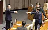 Democratic Party deputy floor leader Rep. Park Seong-jun, left, points his finger during an argument with People Power Party Rep. Park Choong-kwon at the National Assembly in Yeouido, western Seoul, on April 2. The conservative lawmaker's reference to Constitutional Court nominee Ma Eun-hyuk as a ″communist″ sparked a heated spat at the legislature. [LIM HYUN-DONG]