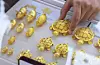 An employee arranges gold products at the Korea Gold Exchange in Jongno District, central Seoul, on Sept. 9, 2025. [YONHAP]