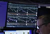 Traders work at the New York Stock Exchange on Wall Street in New York City on Nov. 25. [UPI/YONHAP]