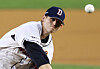 Doosan Bears starting pitcher Chris Flexen delivers a pitch during a KBO League game against the NC Dinos at Jamsil Baseball Stadium in Seoul on Sept. 16, 2020. [YONHAP]