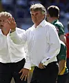 Australia manager Guus Hiddink, also head of PSV Eindhoven, gestures in a match against Japan in their first round Group F World Cup match at Kaiserslautern's Fritz-Walter Stadium on June 12, 2006. Australia came from behind to win the match 3-1. [AFP/YONHAP]
